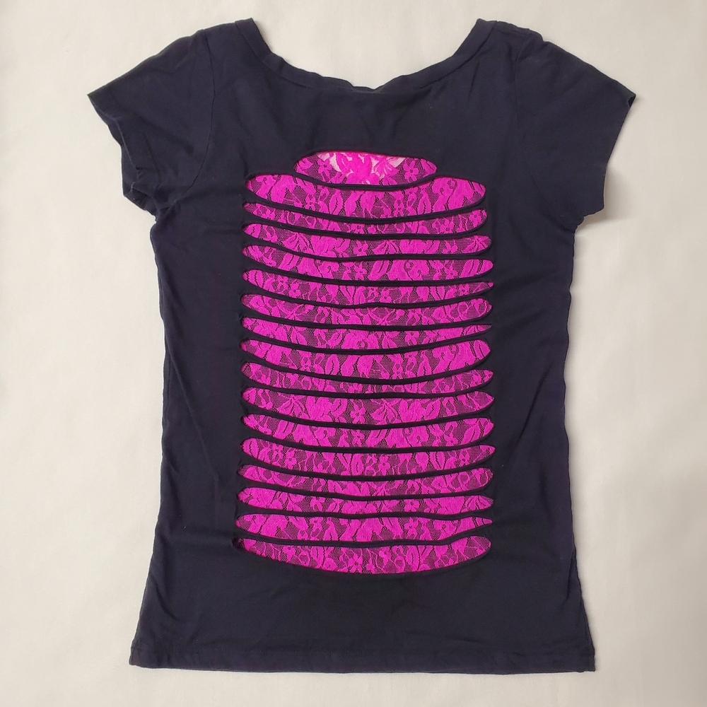 Hustler Honey M Vintage Y2K Black/Hot Pink Lace Punk Wing T-Shirt - Picture 3 of 5